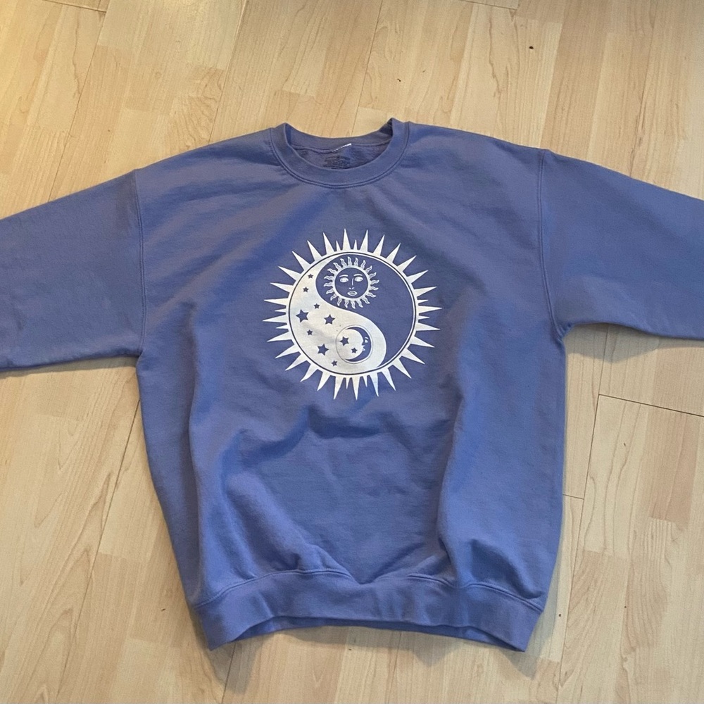 Light weight crew neck (read description)